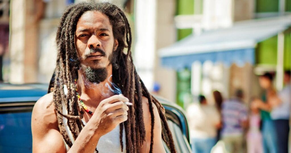 rastafarian palący marihuanę